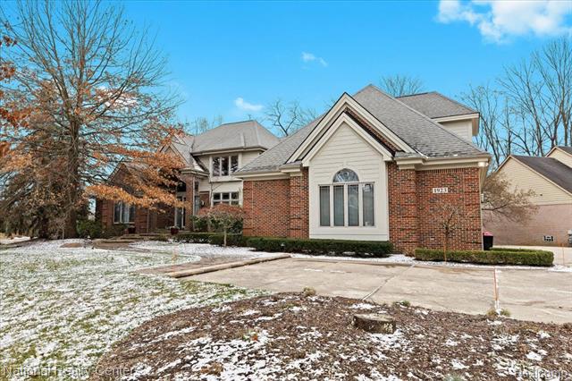 front view picture of 1923 Deer Path Trl, Walled Lake, MI. 48390
