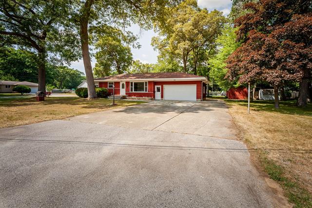front view picture of 2866 Englund Avenue, Muskegon, MI. 49445