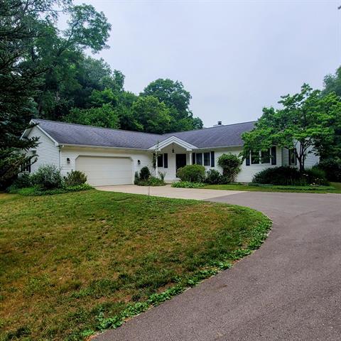 front view picture of 8856 N 42Nd Street, Augusta, MI. 49012