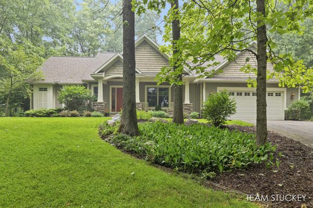 front view picture of 8703 Oakbrook Ridge, Rockford, MI. 49341