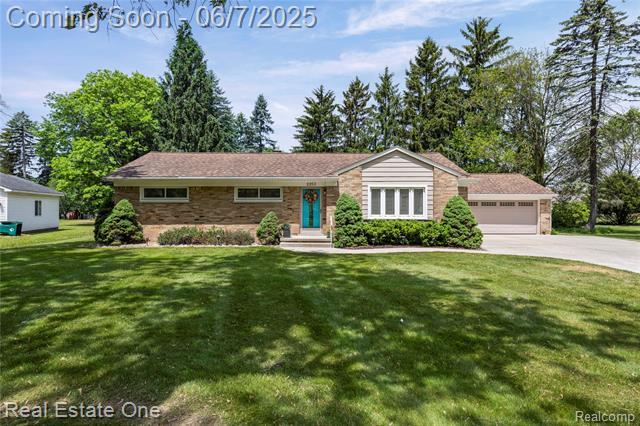 front view picture of 2253 Robell Dr, Walled Lake, MI. 48390
