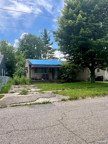 front view picture of 605 W Foss Avenue, Flint, MI. 48505