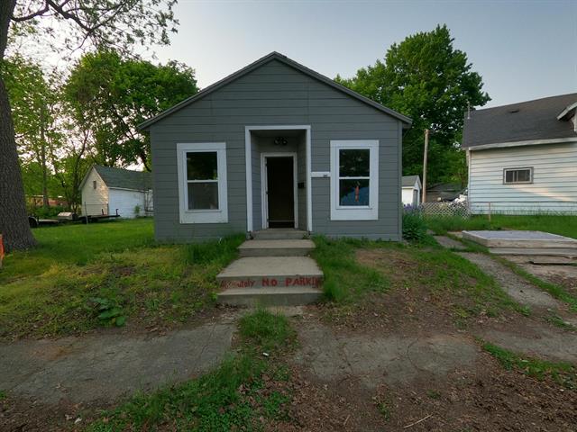 front view picture of 307 E Telegraph Street, Dowagiac, MI. 49047