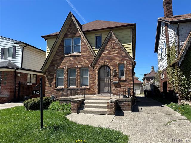 front view picture of 16555 Muirland Street, Detroit, MI. 48221