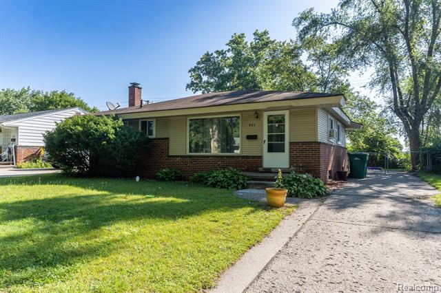 front view picture of 943 Nash Avenue, Ypsilanti, MI. 48198