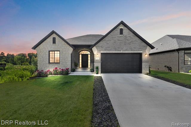 front view picture of 55266 Hanford Court, Shelby Township, MI. 48316