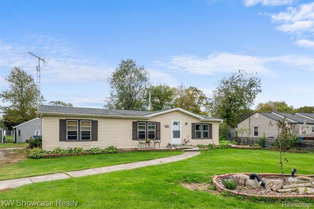front view picture of 2916 S Navarre, Monroe, MI. 48162