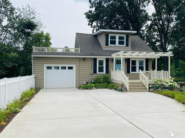 front view picture of 8309 N Custer, Monroe, MI. 48162