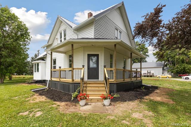 front view picture of 8008 W Sanilac, Vassar, MI. 48768