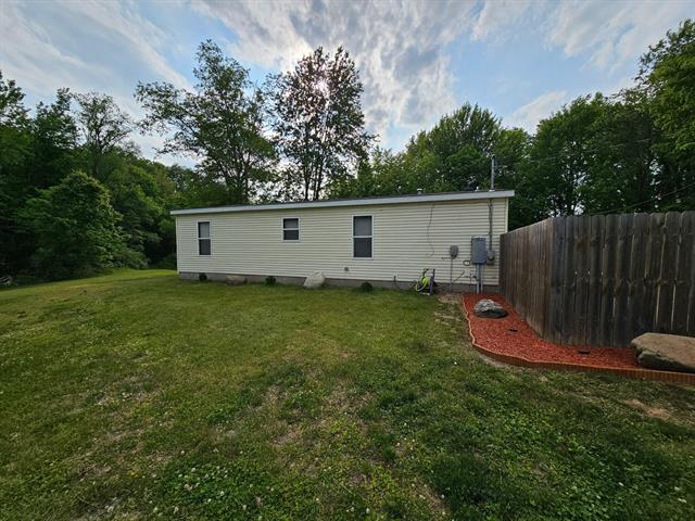 front view picture of 704 38Th Street, Allegan, MI. 49010