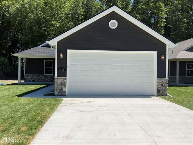 front view picture of 9279 Oakdale St, Algonac, MI. 48001