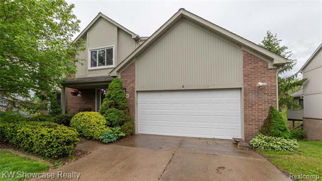 front view picture of 2223 Charms Ravine Dr, Wixom, MI. 48393