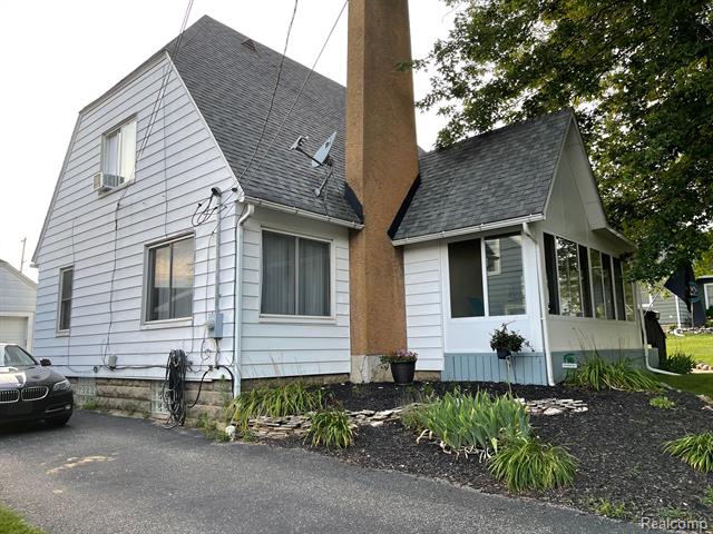 front view picture of 313 Myrtle Street, Flushing, MI. 48433