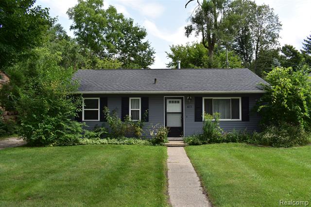 front view picture of 877 Starwick Drive, Ann Arbor, MI. 48105