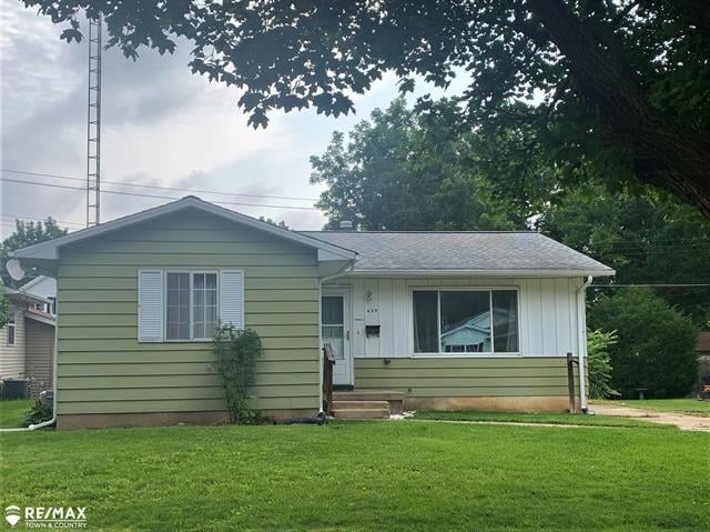 front view picture of 634 Adams, Lapeer, MI. 48446