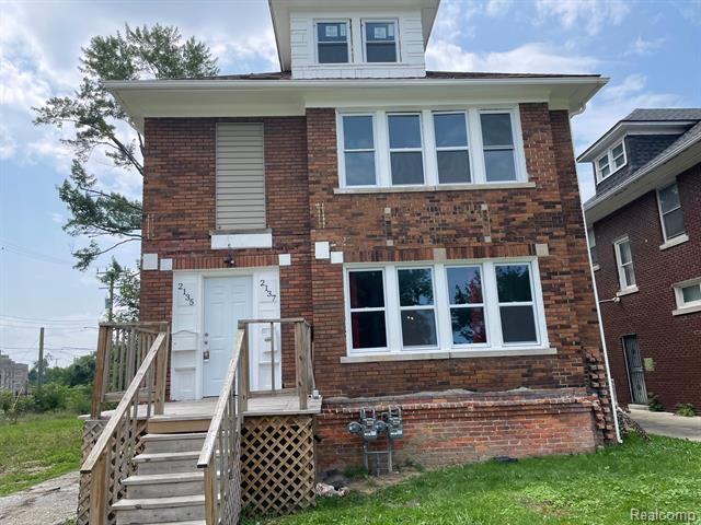 front view picture of 2135 Lakewood Street, Detroit, MI. 48215