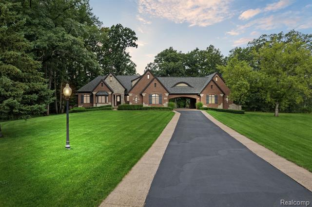 front view picture of 11599 Erins, Romeo, MI. 48065