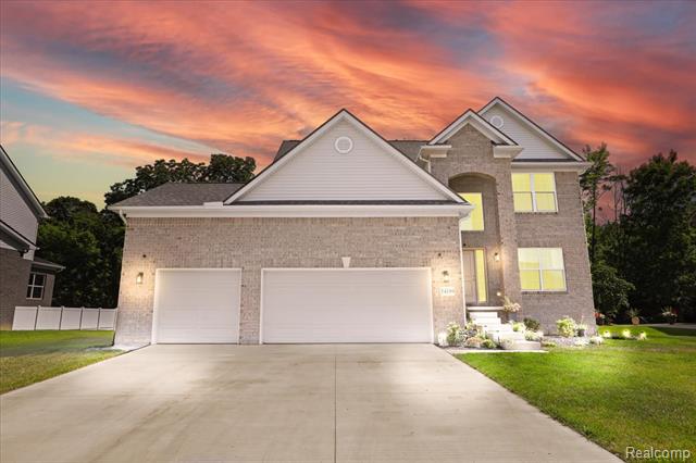 front view picture of 14189 Red Oak Drive, Belleville, MI. 48111