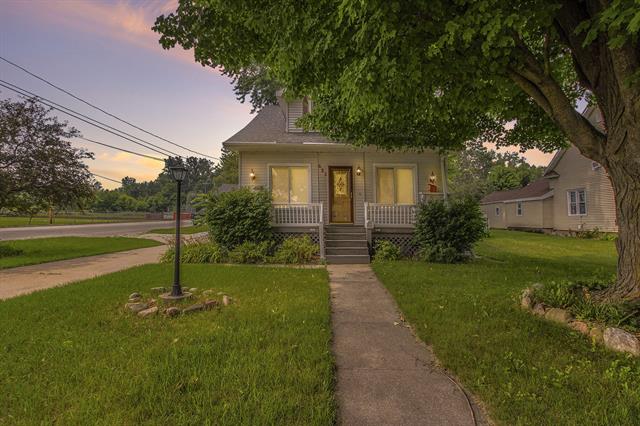 front view picture of 625 S Higbee Street, Reed City, MI. 49677
