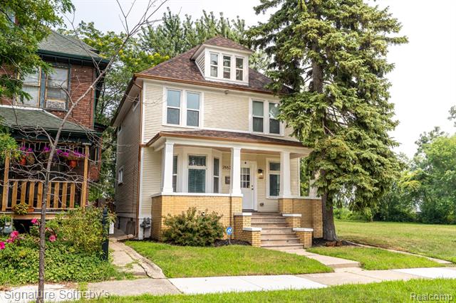 front view picture of 2552 Fischer Street, Detroit, MI. 48214