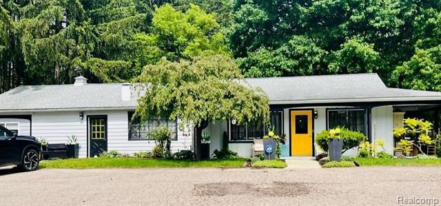 front view picture of 4491 S Jackson Road, Jackson, MI. 49201