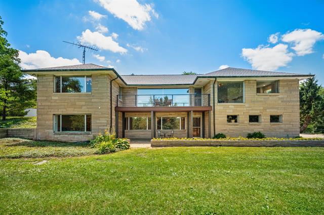front view picture of 3017 Niles Buchanan Road, Buchanan, MI. 49107