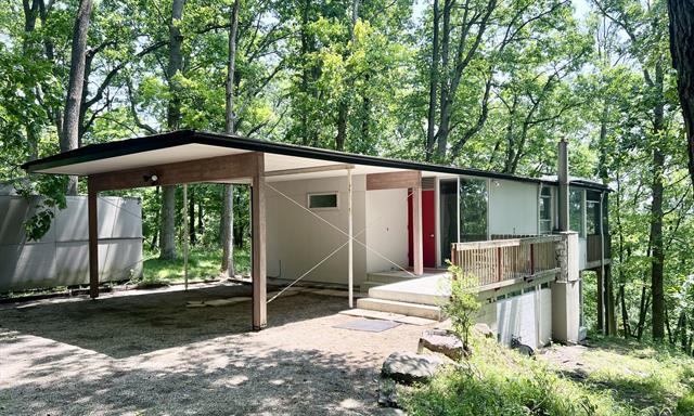 front view picture of 4075 N Delhi, Ann Arbor, MI. 48103