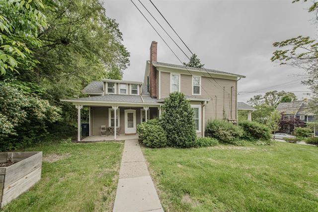 front view picture of 414 W Summit Street, Ann Arbor, MI. 48103