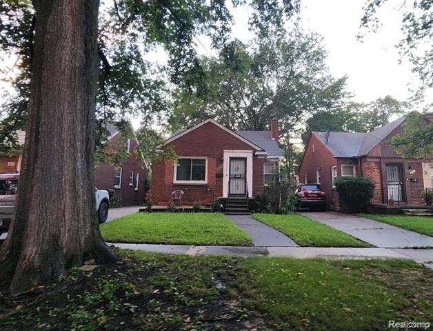front view picture of 8283 Sussex Street, Detroit, MI. 48228