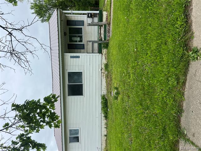 front view picture of 3525 Lippincott, Flint, MI. 48507