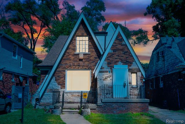 front view picture of 16176 Tracey Street, Detroit, MI. 48235