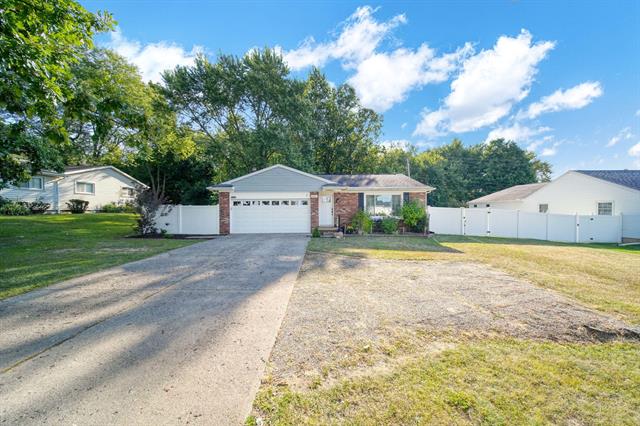 front view picture of 641 Robinson Road, Jackson, MI. 49203