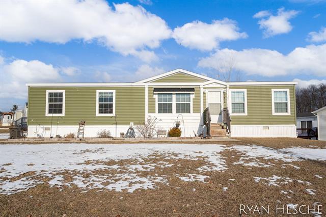 front view picture of 1133 Yeomans Lot 52 Street, Ionia, MI. 48846