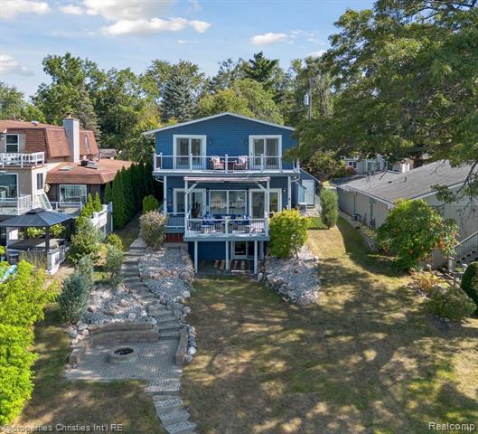 front view picture of 1747 Shankin St, Walled Lake, MI. 48390