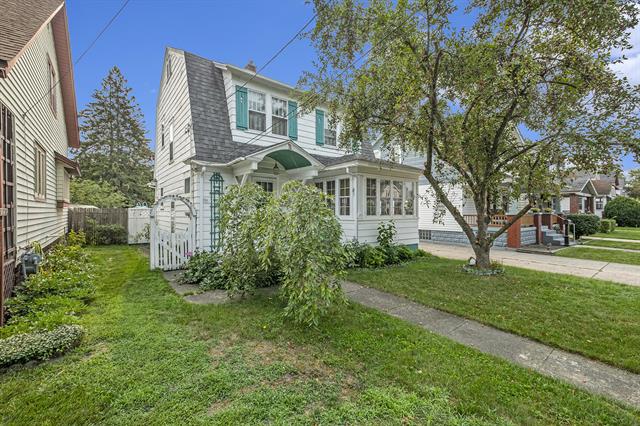 front view picture of 1538 Widdicomb Avenue Nw, Grand Rapids, MI. 49504
