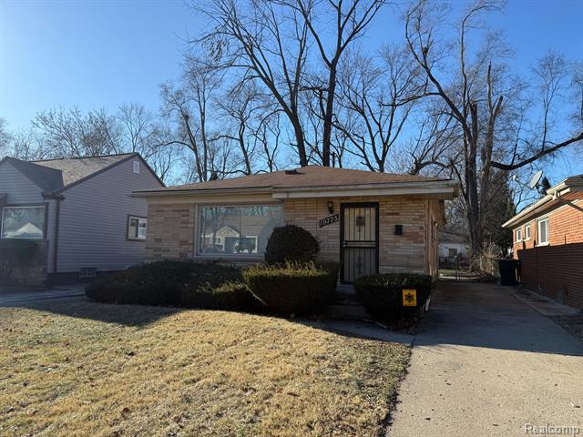 front view picture of 19775 Burgess, Detroit, MI. 48219