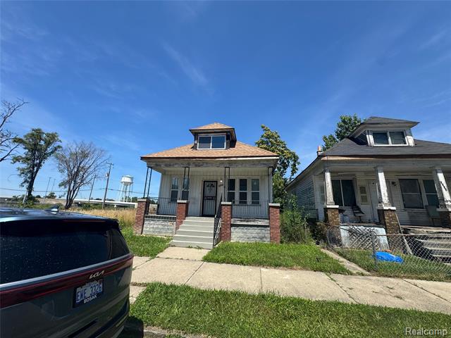 front view picture of 2003 S Dearing Street, Hamtramck, MI. 48212