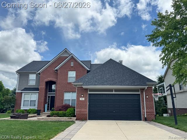 front view picture of 884 Grandview Dr, Walled Lake, MI. 48390