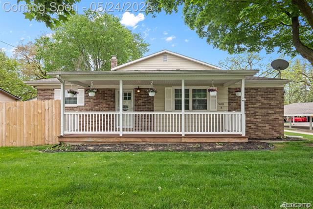 front view picture of 508 Chamberlain #8, Flushing, MI. 48433