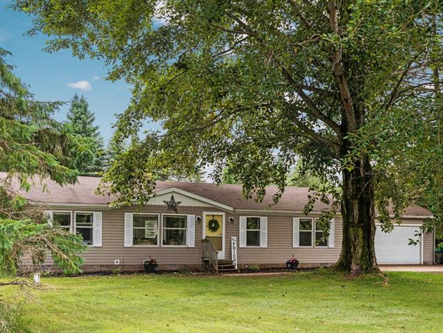 front view picture of 4242 E 46, Cadillac, MI. 49601