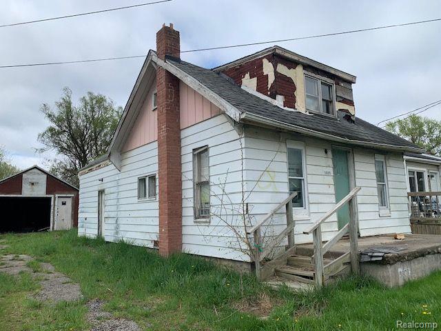 front view picture of 3609 Whitney Avenue, Flint, MI. 48532