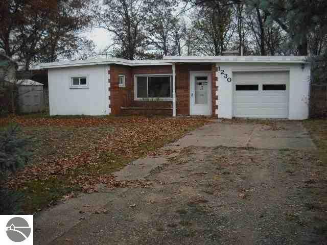 front view picture of 1230 Plainview Street, Traverse City, MI. 49686