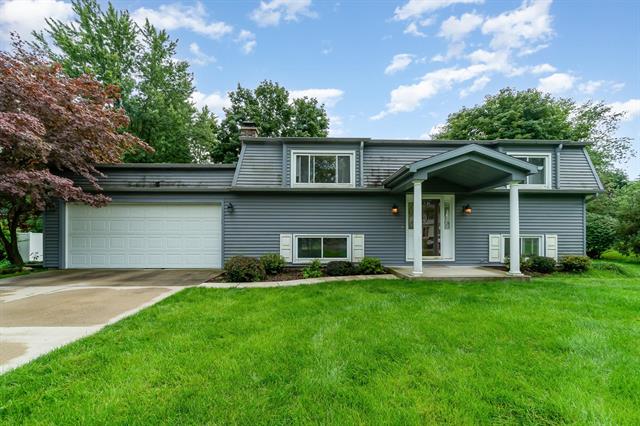 front view picture of 520 Fairlane, Alma, MI. 48801