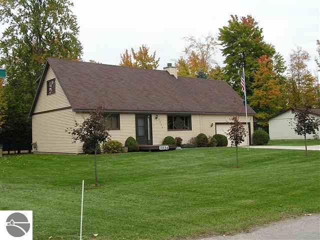 front view picture of 3934 East Lane Street, Traverse City, MI. 49686