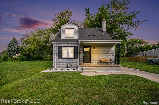 front view picture of 15431 E State Fair Street, Detroit, MI. 48205
