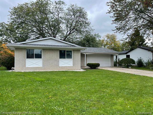 front view picture of 719 Surfwood Lane, Davison, MI. 48423
