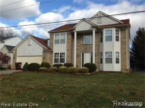 front view picture of 1040 Drakeshire Dr, Walled Lake, MI. 48390