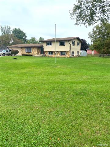 front view picture of 5871 Squires Road, Jackson, MI. 49201