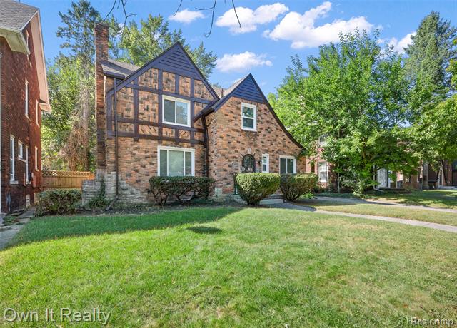 front view picture of 16555 Edinborough Road, Detroit, MI. 48219