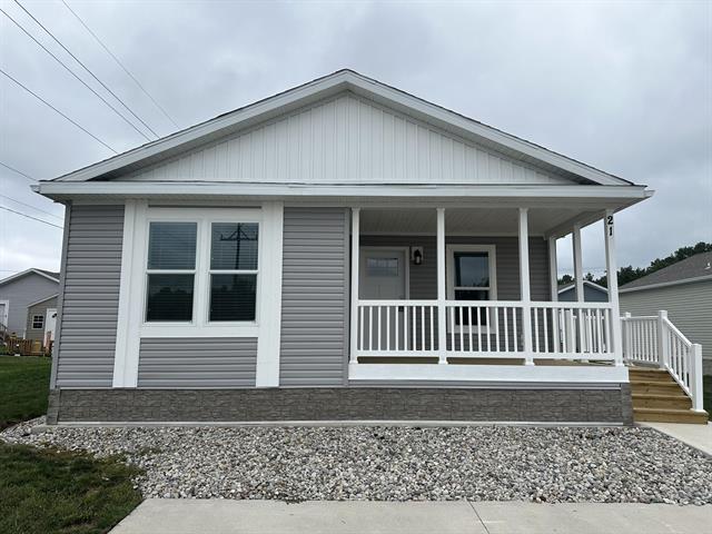 front view picture of 1283 E Ellis Road, Muskegon, MI. 49441